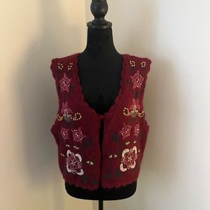 Vintage Cape Isle Knitters Hand Embroidered Knit Floral Vest-Size Large